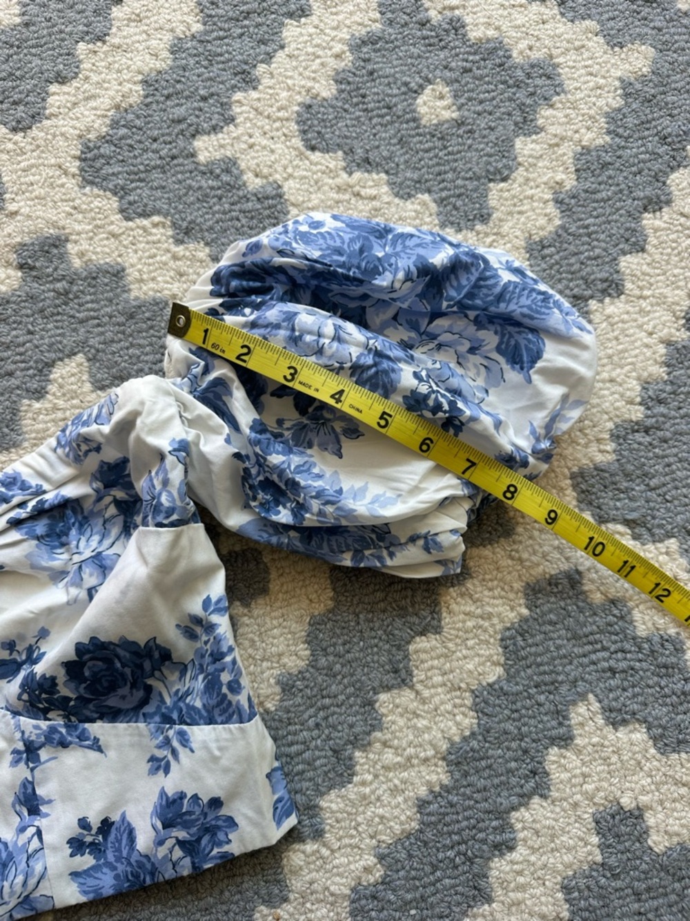 NWT! Abercrombie & Fitch White and Blue Floral TOP, Large - Picture 7 of 9